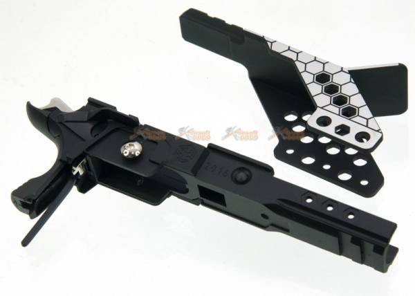 AMORER WORKS Middle Frame with C-more Red Dot Scope Mount for WE Hi-Capa 5.1 / 4.3 GBB - Image 3