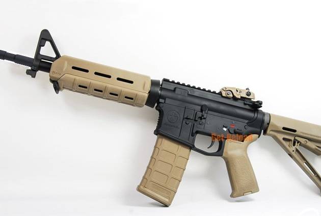 MAGPUL (G&P) M4 Carbine MOE AEG (Black x Dark Earth)