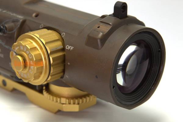 SpecterDR sty 4X Magnifier Scope w/ Illuminated Dot (Tan) - Image 3