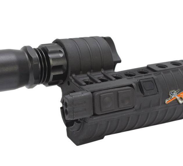 Element eM500A CREE Handguard WeaponLight for M4 (190 Lumens)