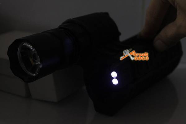 Element eM500A CREE Handguard WeaponLight for M4 (190 Lumens) - Image 2