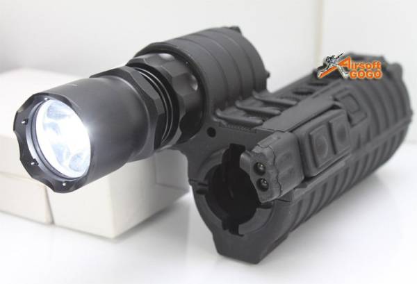 Element eM500A CREE Handguard WeaponLight for M4 (190 Lumens) - Image 3
